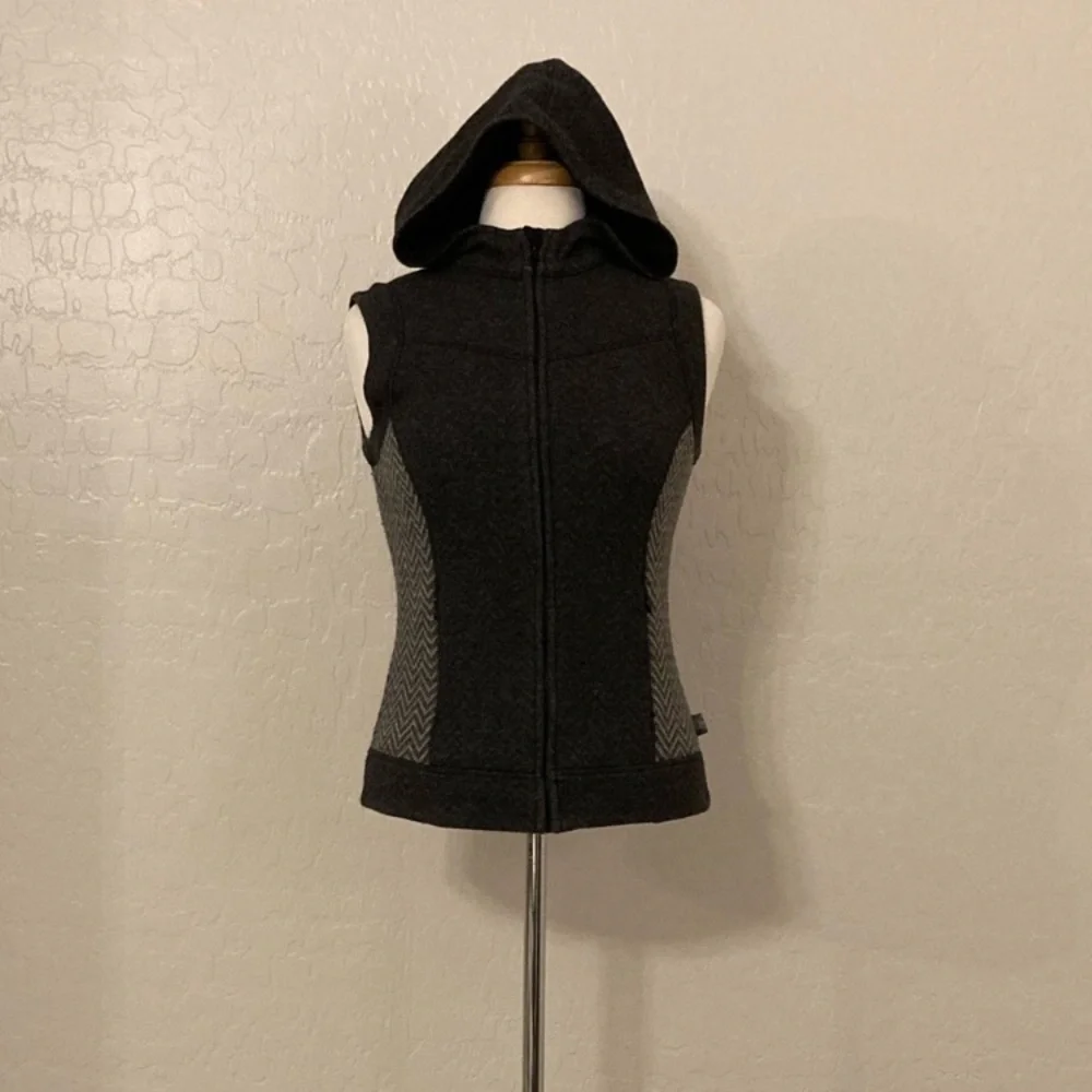 PRANA Maura Wool Blend Hooded Chevron Charcoal Gray Vest Medium